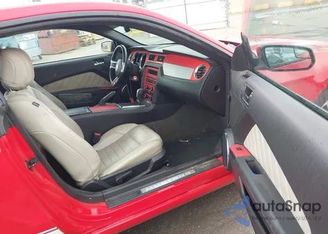 2014 Ford Mustang V6 Premium z USA, uszkodzony, nr VIN 1ZVBP8AM3E5229722